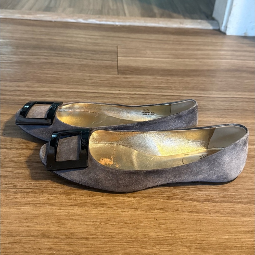 Roger Vivier Suede Buckle Ballet Flats – Gray – Size 36